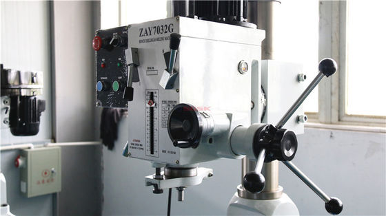 perforazione del trapano ZAY7032G del banco della fresatrice e fresatrice